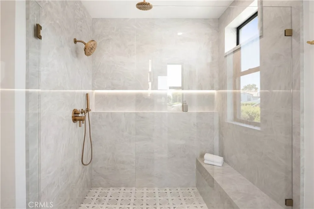 1013 10th Street Manhattan Beach, CA 90266