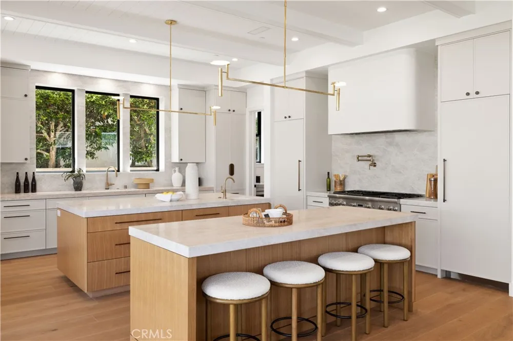 1013 10th Street Manhattan Beach, CA 90266