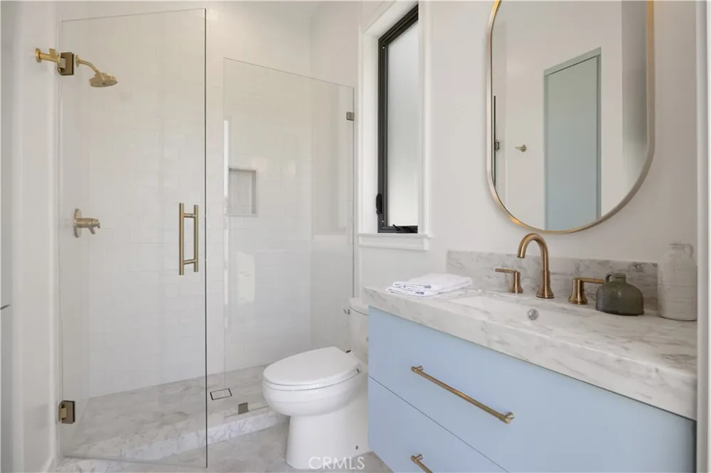 1013 10th Street Manhattan Beach, CA 90266