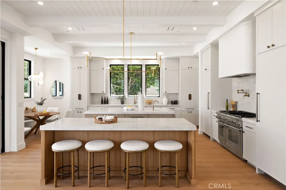 1013 10th Street Manhattan Beach, CA 90266