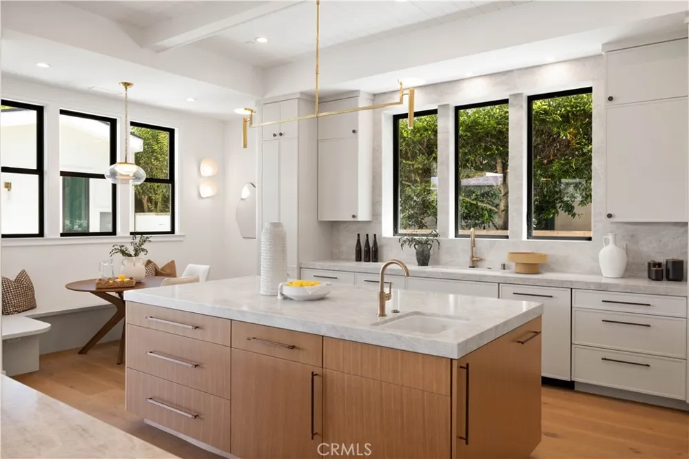 1013 10th Street Manhattan Beach, CA 90266