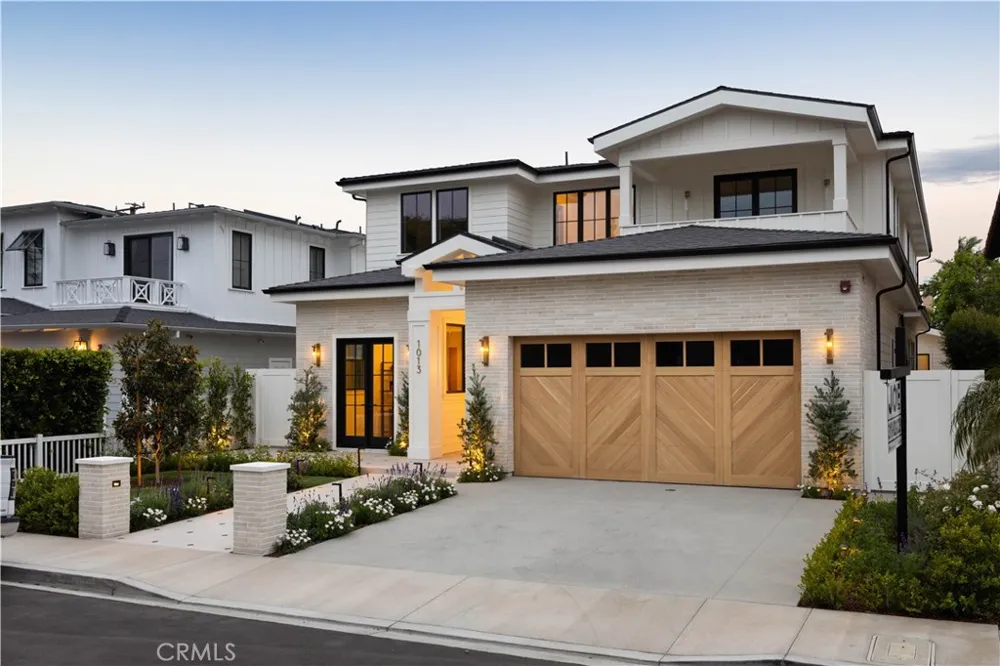 1013 10th Street Manhattan Beach, CA 90266