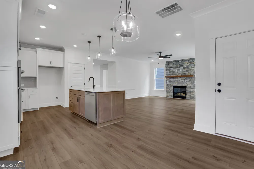 139 Marble Tree WAY Ball Ground, GA 30107