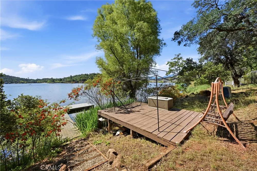 16945 Knollview Hidden Valley Lake, CA 95467