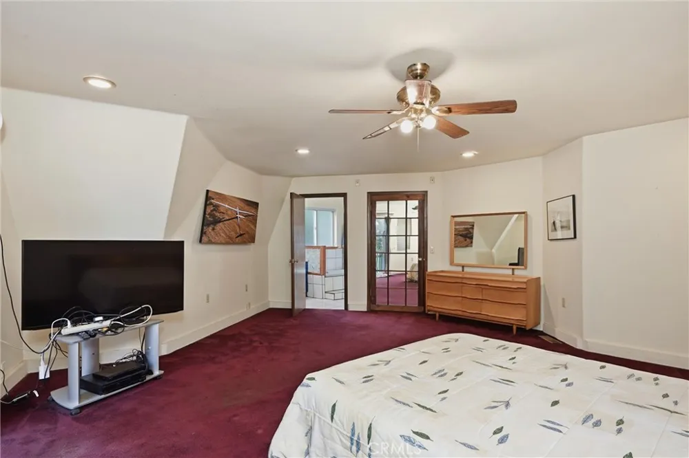 16945 Knollview Hidden Valley Lake, CA 95467