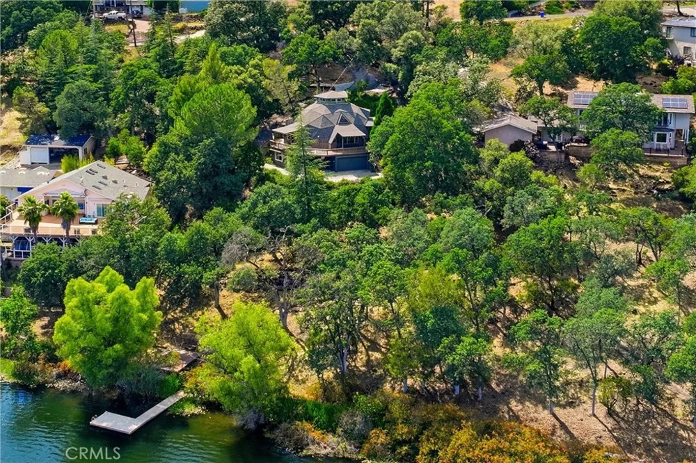 16945 Knollview Hidden Valley Lake, CA 95467