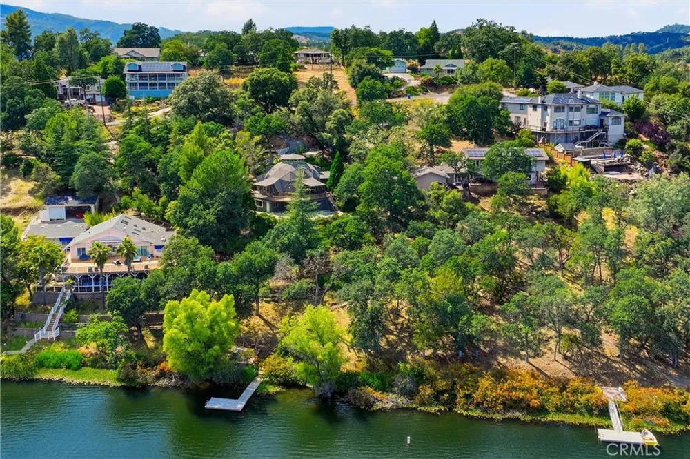 16945 Knollview Hidden Valley Lake, CA 95467