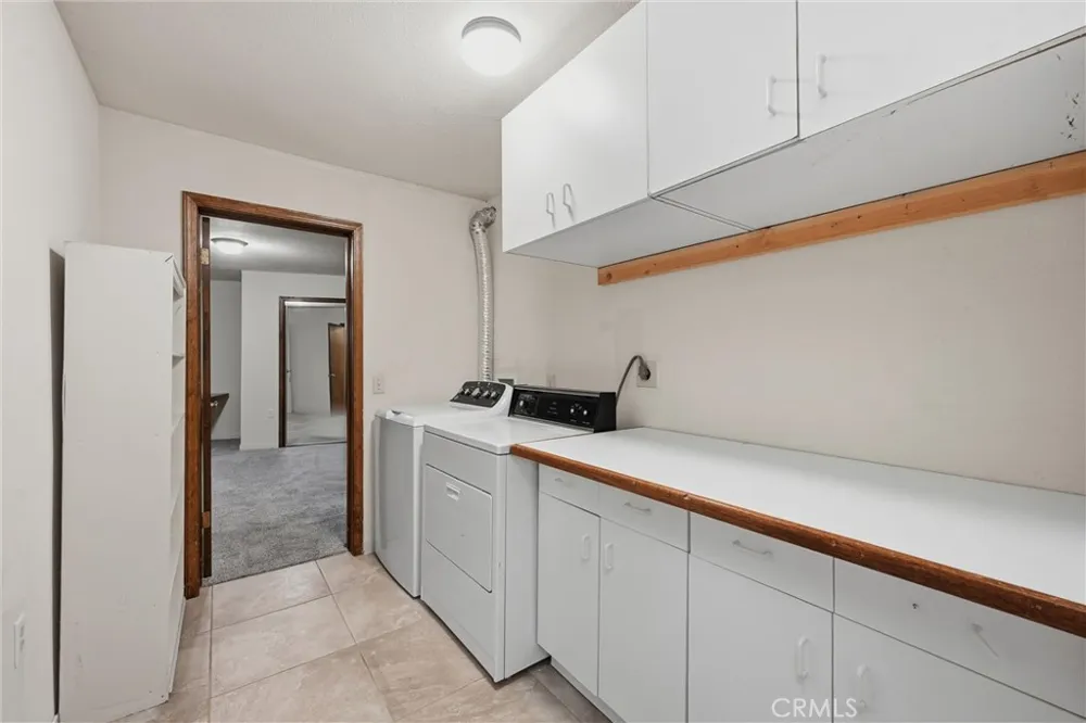 16945 Knollview Hidden Valley Lake, CA 95467