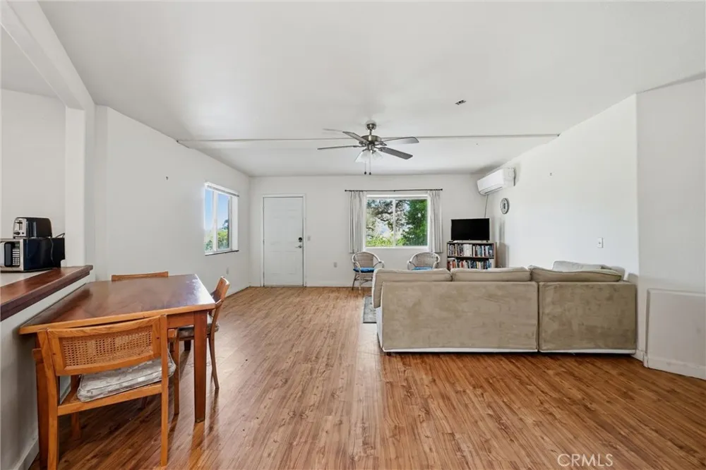 16945 Knollview Hidden Valley Lake, CA 95467