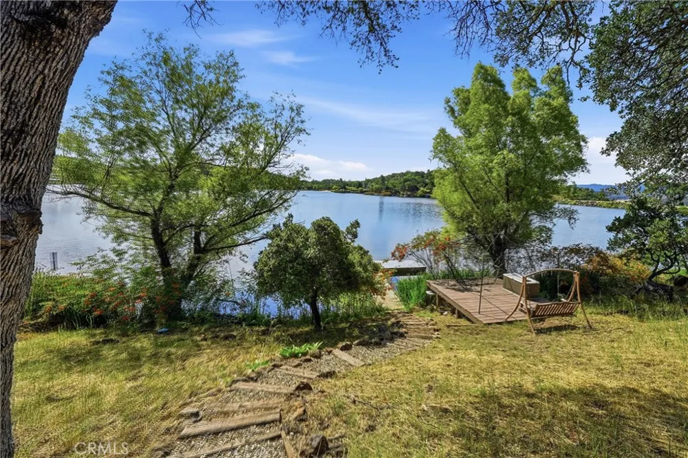 16945 Knollview Hidden Valley Lake, CA 95467