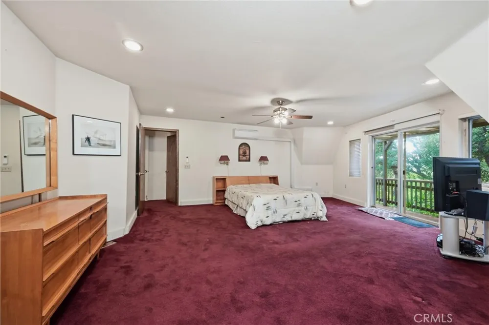 16945 Knollview Hidden Valley Lake, CA 95467