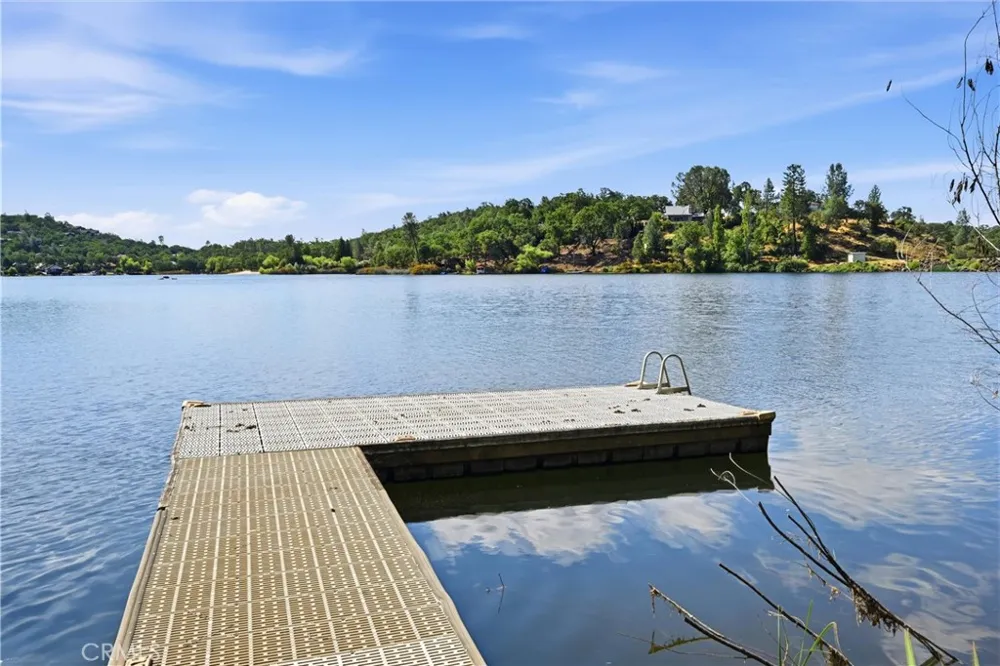 16945 Knollview Hidden Valley Lake, CA 95467