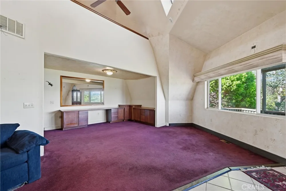 16945 Knollview Hidden Valley Lake, CA 95467