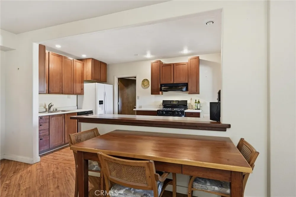16945 Knollview Hidden Valley Lake, CA 95467
