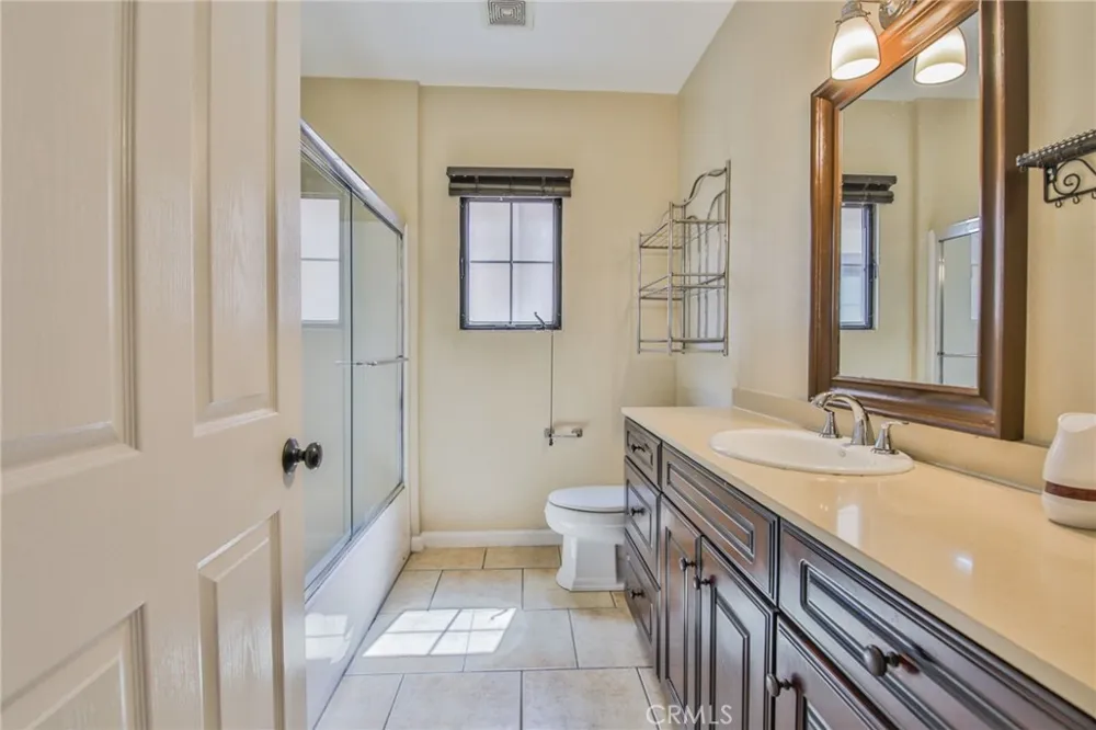 9269 Tobias Panorama City, CA 91402
