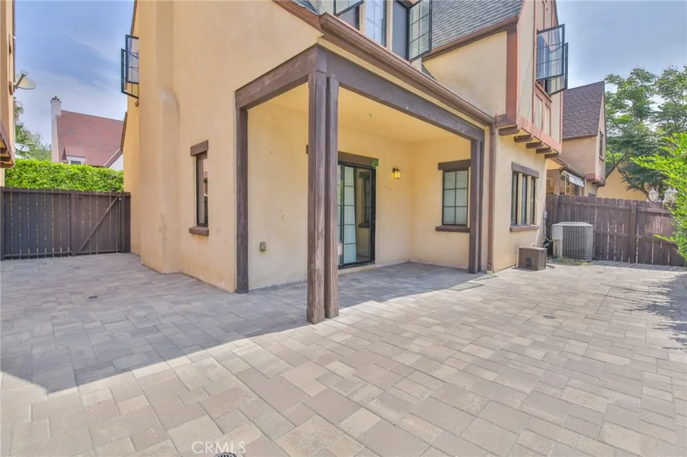 9269 Tobias Panorama City, CA 91402