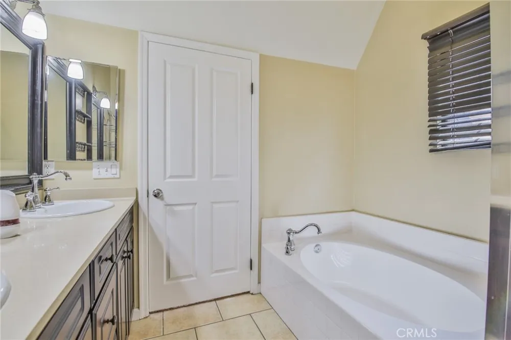9269 Tobias Panorama City, CA 91402
