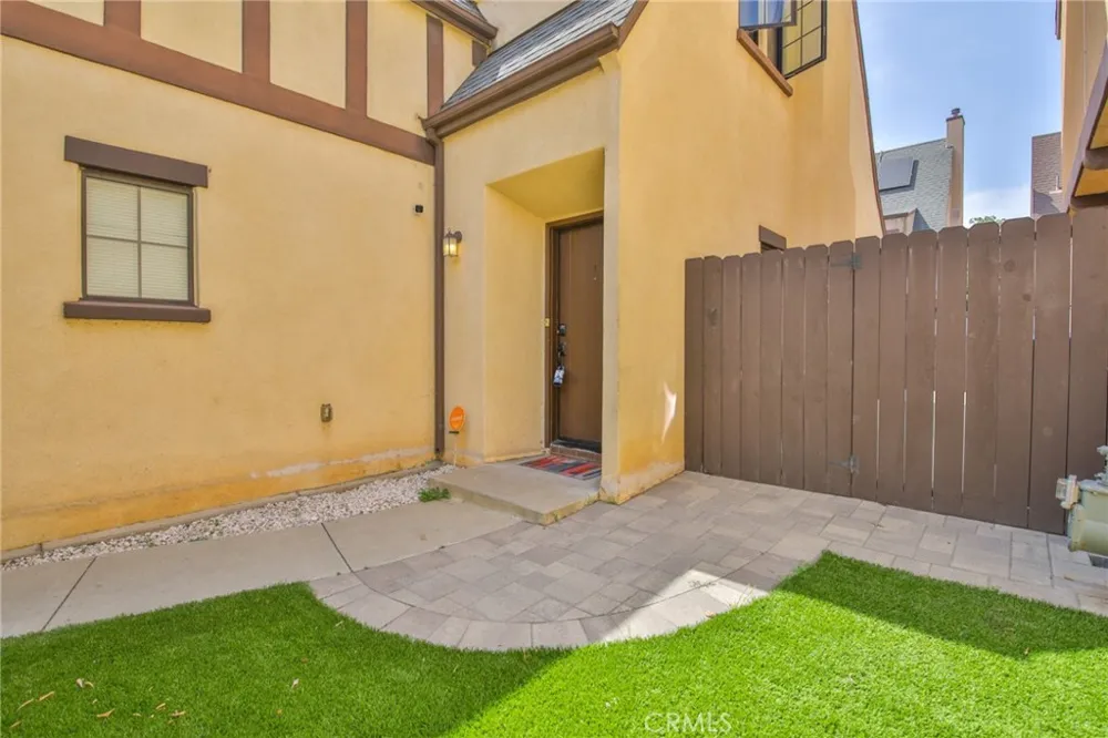 9269 Tobias Panorama City, CA 91402