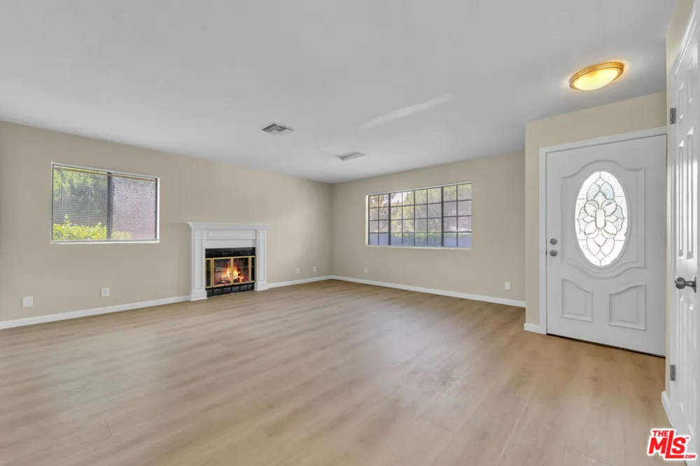 14924 Sunnydale Drive Lake Hughes, CA 93532