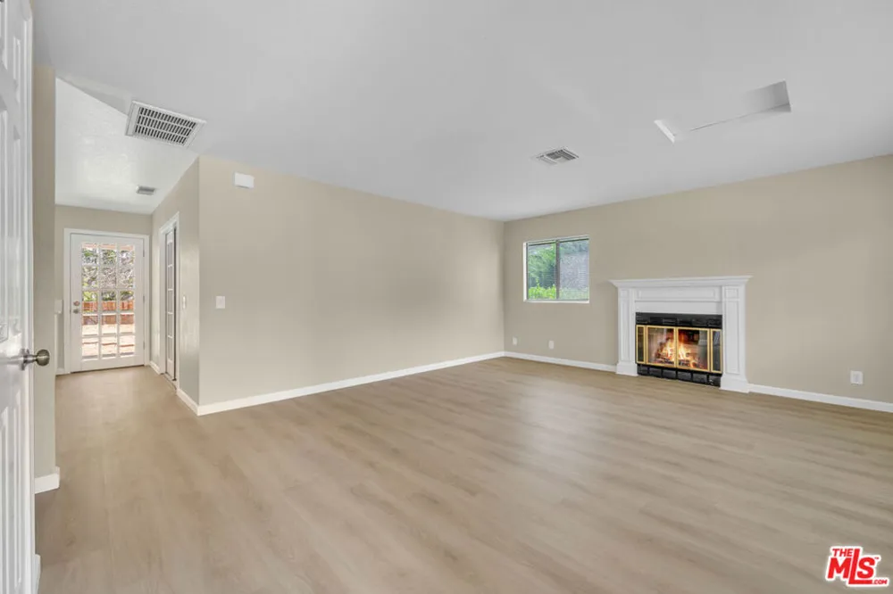 14924 Sunnydale Drive Lake Hughes, CA 93532