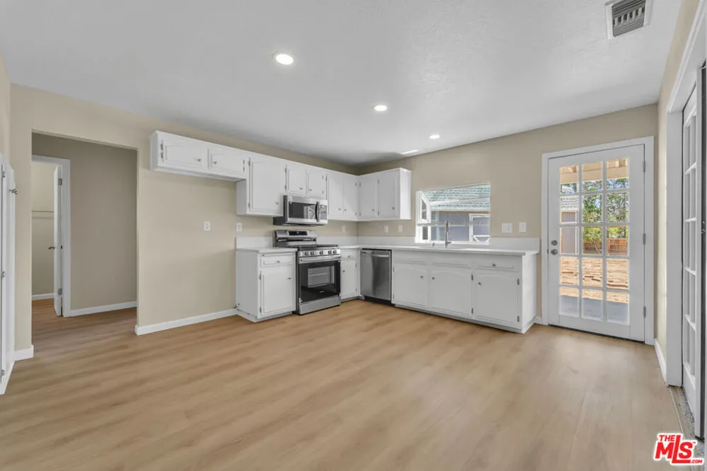 14924 Sunnydale Drive Lake Hughes, CA 93532