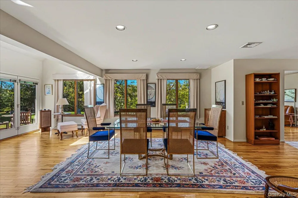 47 Main Street East Setauket, NY 11733