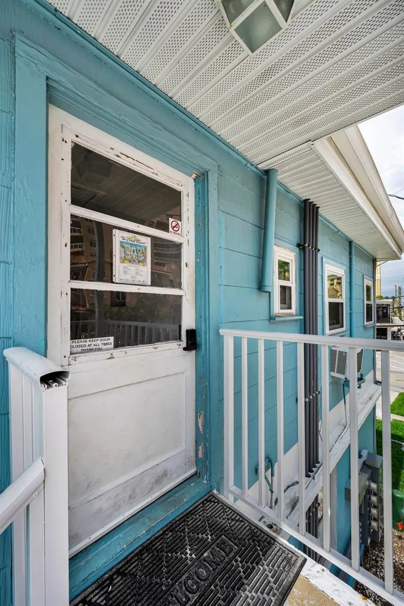 483 E SHORE DRIVE #A4 Clearwater Beach, FL 33767