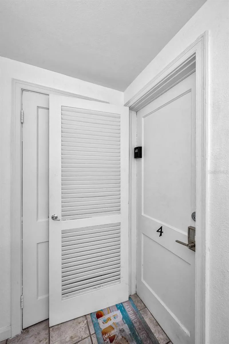 483 E SHORE DRIVE #A4 Clearwater Beach, FL 33767