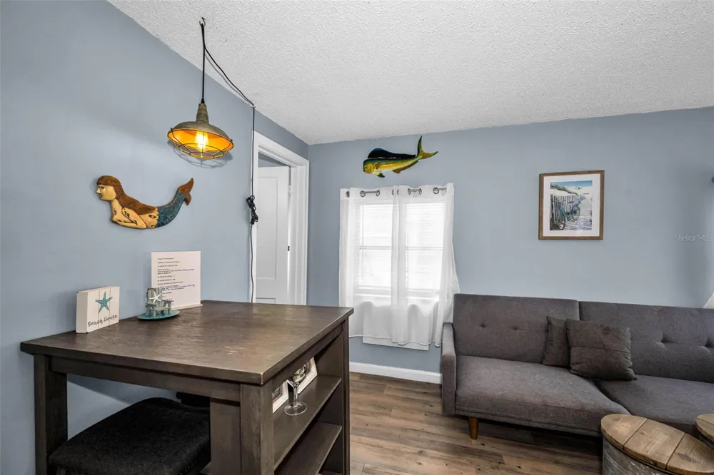 483 E SHORE DRIVE #A4 Clearwater Beach, FL 33767