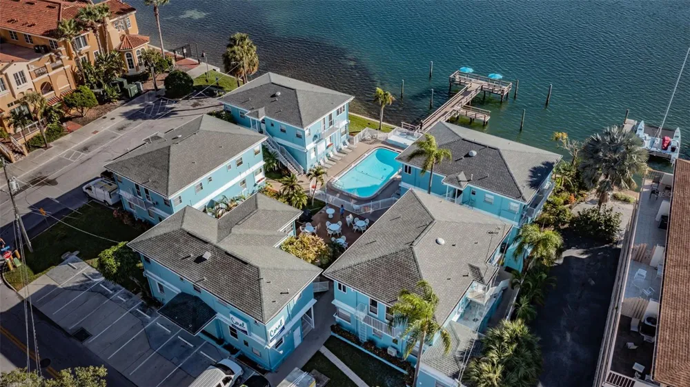 483 E SHORE DRIVE #A4 Clearwater Beach, FL 33767