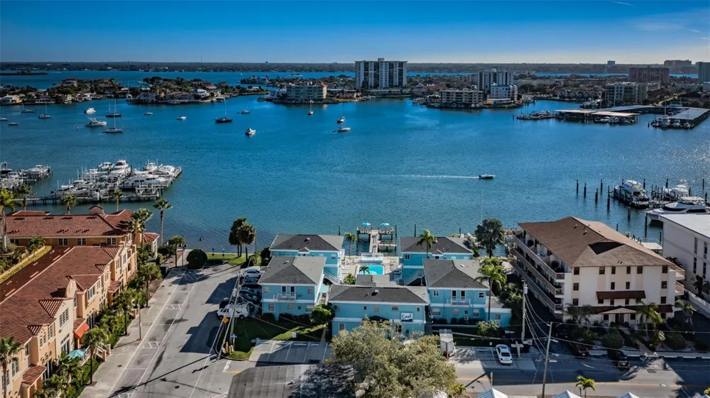 483 E SHORE DRIVE #A4 Clearwater Beach, FL 33767