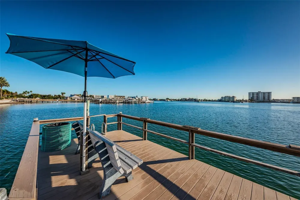 483 E SHORE DRIVE #A4 Clearwater Beach, FL 33767