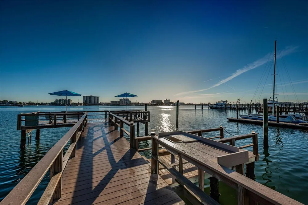 483 E SHORE DRIVE #A4 Clearwater Beach, FL 33767