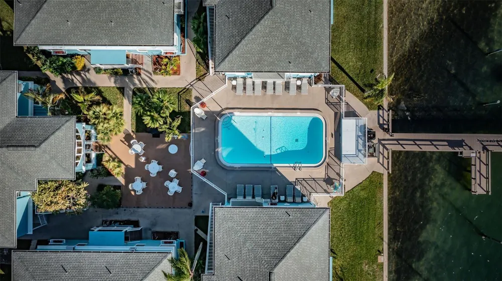 483 E SHORE DRIVE #A4 Clearwater Beach, FL 33767