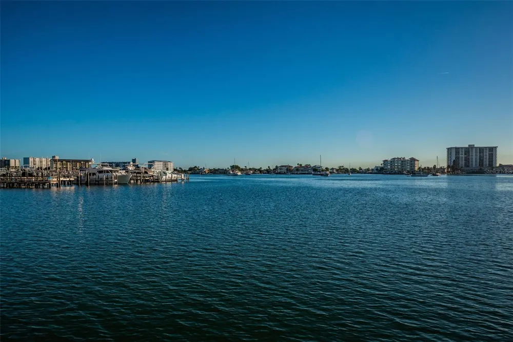483 E SHORE DRIVE #A4 Clearwater Beach, FL 33767
