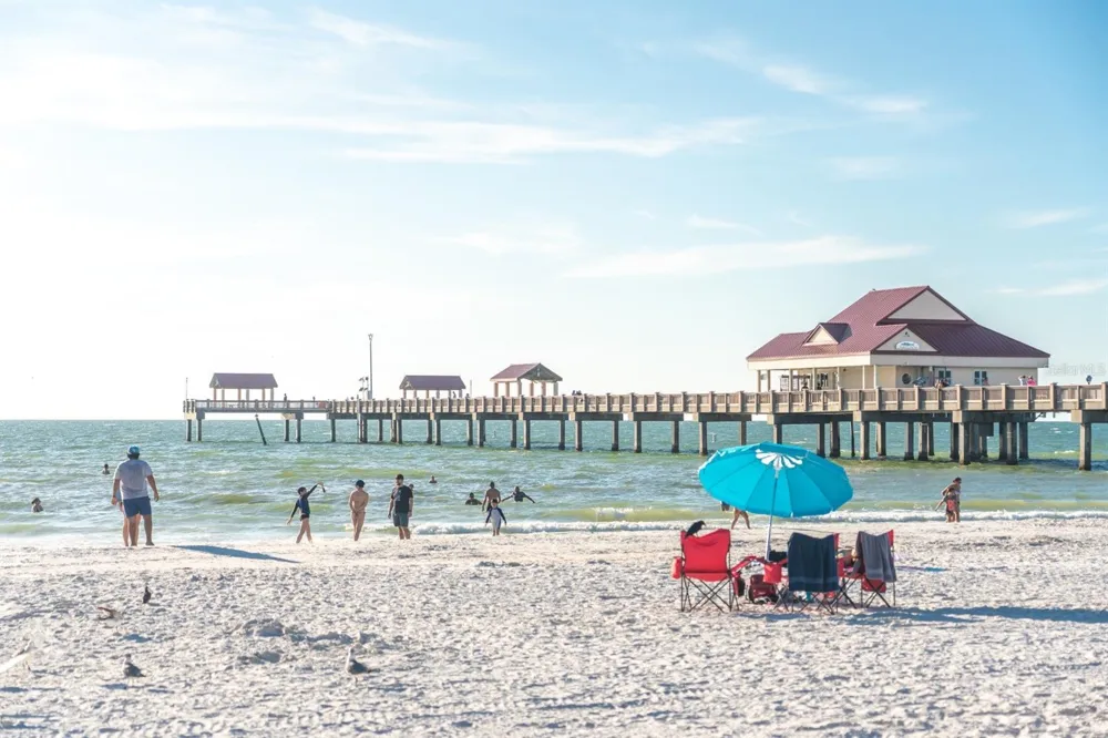483 E SHORE DRIVE #A4 Clearwater Beach, FL 33767