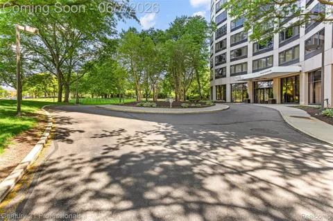 5000 Town Center #1605