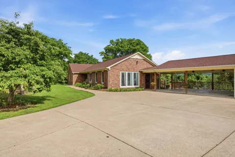 750 Mountain View Dr
