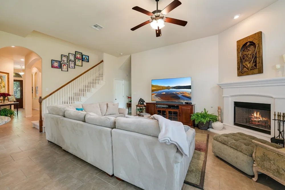 1827 Tall Chief Leander, TX 78641