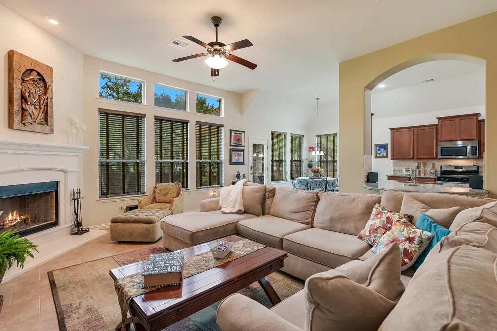 1827 Tall Chief Leander, TX 78641