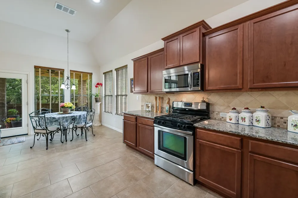 1827 Tall Chief Leander, TX 78641