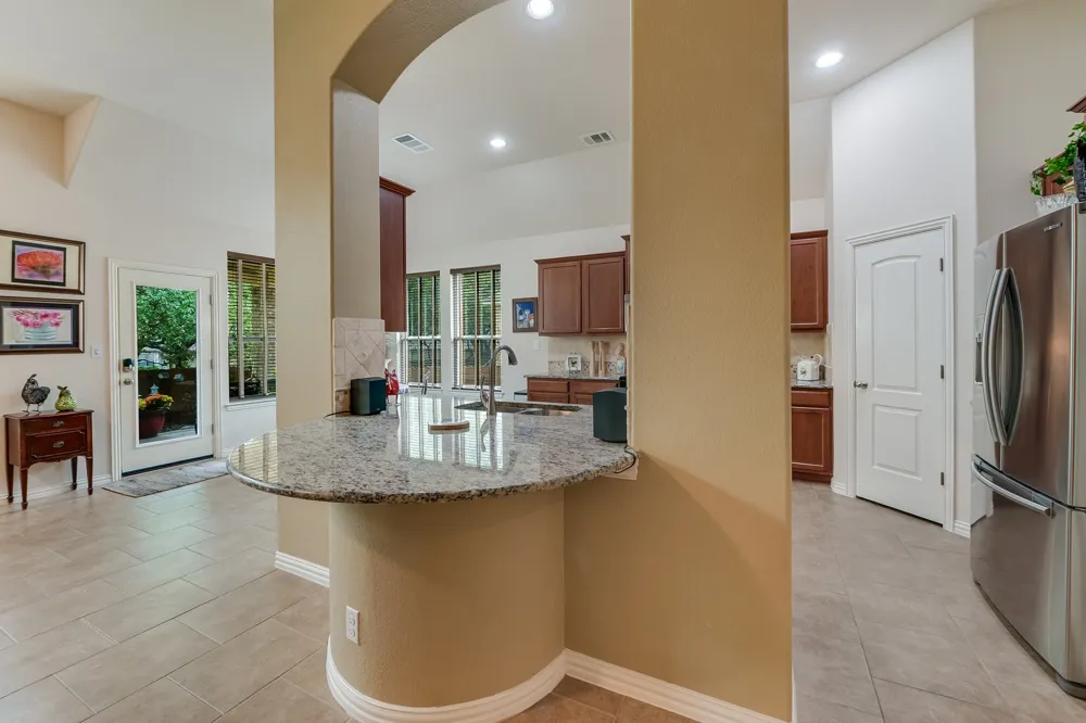 1827 Tall Chief Leander, TX 78641