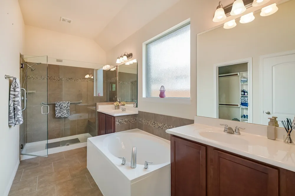 1827 Tall Chief Leander, TX 78641
