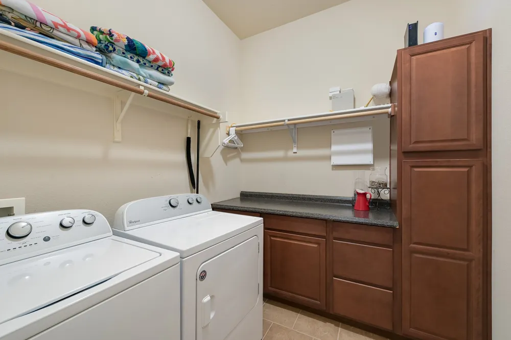 1827 Tall Chief Leander, TX 78641