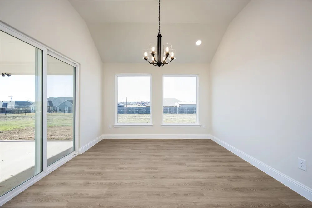 104 Ranchview Valley View, TX 76272