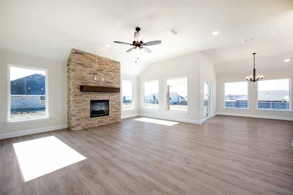 104 Ranchview Valley View, TX 76272