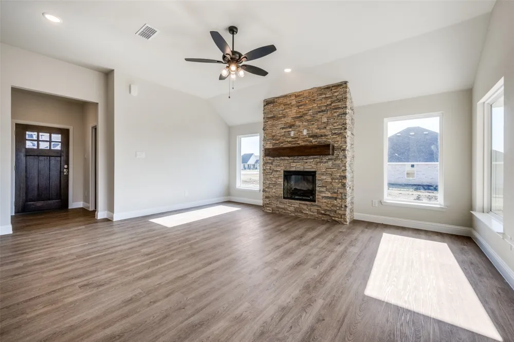 104 Ranchview Valley View, TX 76272
