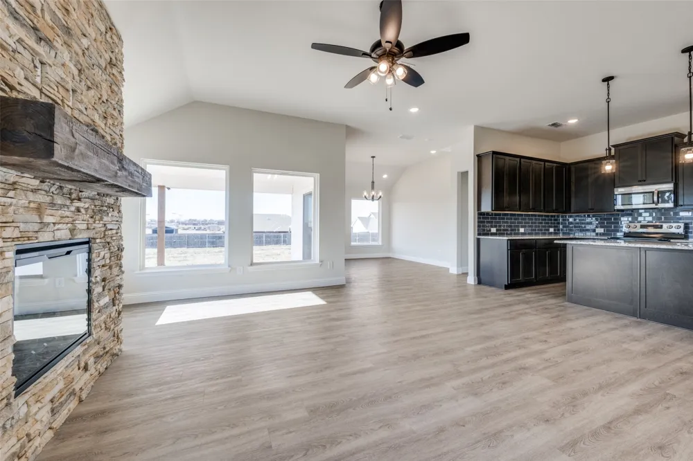 104 Ranchview Valley View, TX 76272