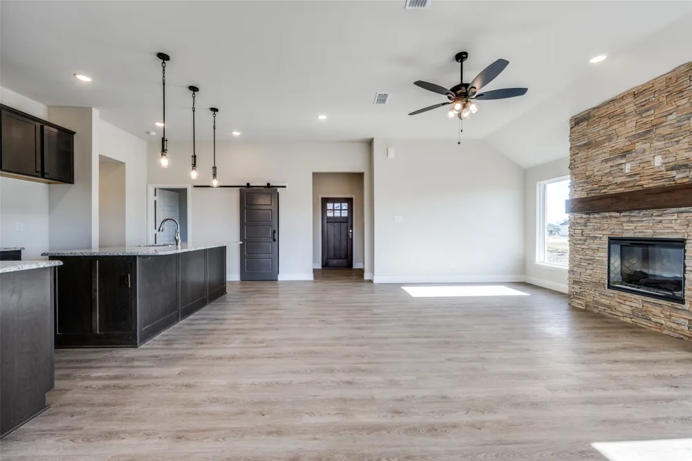 104 Ranchview Valley View, TX 76272