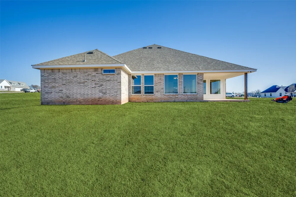 104 Ranchview Valley View, TX 76272